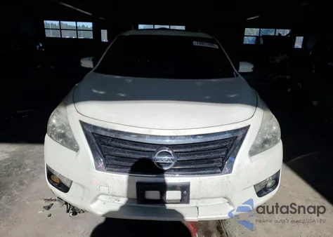 2015 Nissan Altima 2.5 из США, поврежденный, VIN 1N4AL3AP1FC130049